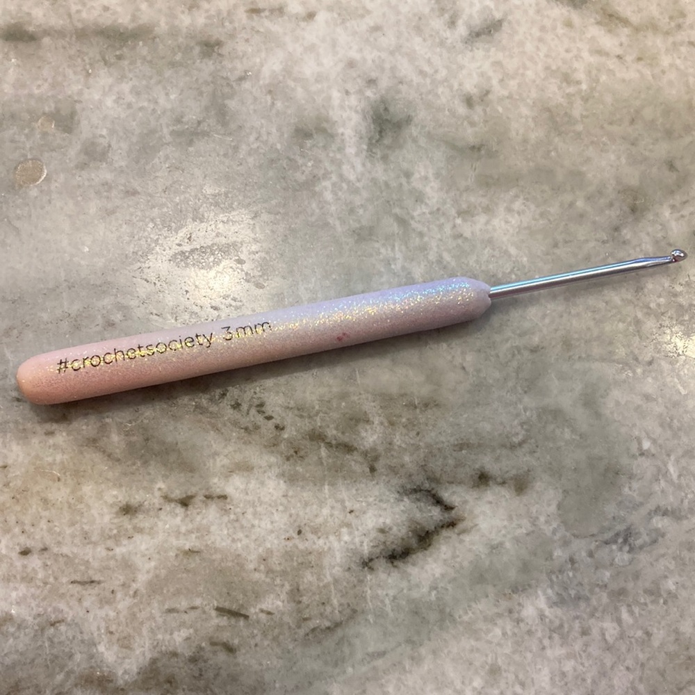 Pink Glitter Crochet Hook